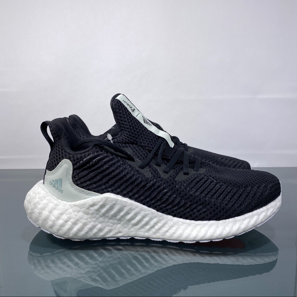 Adidas Alphaboost Parley NEW IN BOX